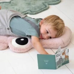 Done By Deer Croco Big Knuffel - Powder -Winkel Voor Babyproducten Done By Deer Croco Big Knuffel Powder 3 cd83