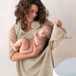 Invented 4 Kids - Handsfree - Badcape - Sand -Winkel Voor Babyproducten Invented 4 Kids Handsfree Badcape Sand 5 0d23