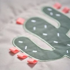 Done By Deer Deer Friends Speelkleed Sand -Winkel Voor Babyproducten done by deer deer friends speelkleed sand 4 351b