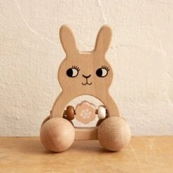 Roommate Bunny Houten Rammelaar -Winkel Voor Babyproducten roommate bunny houten rammelaar 5 2070